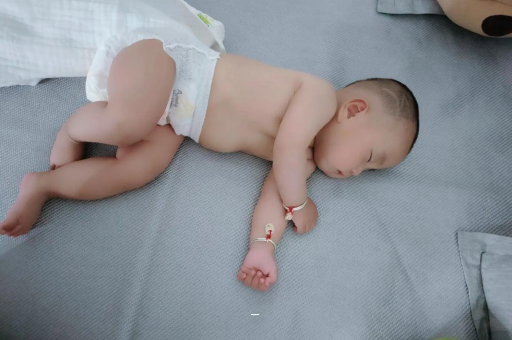 晋江宝宝多大可以坐着